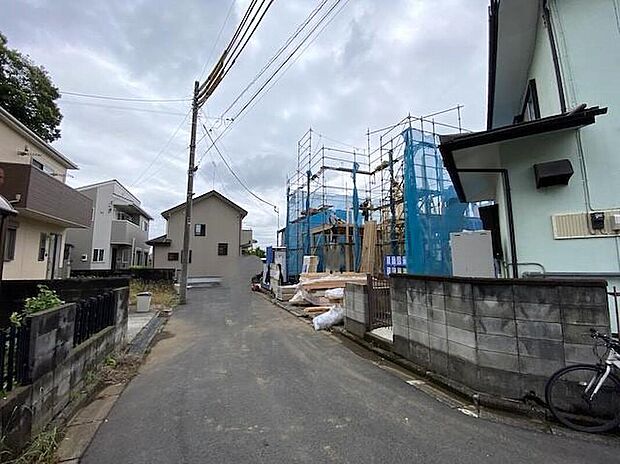 休日にご家族揃ってご見学はいかがでしょうか♪実際の現地を見てみると図面などではわからない、新たな発見もありますのでまずはお気軽にお問い合わせください！

