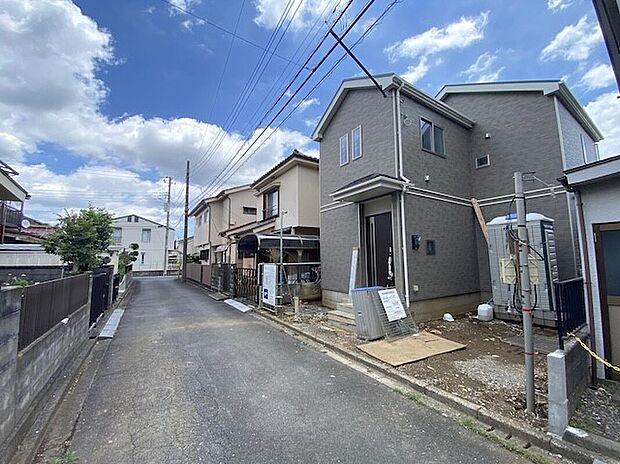 住宅ローンに関してもお任せ下さい♪
〇頭金、自己資金無しでも購入できます
〇マイカーローン、カードローンを住宅ローンでおまとめ可
〇家具、家電、引っ越し費用も借入可