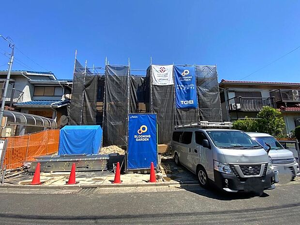 【前面道路含む現地写真】休日にご家族揃ってご見学はいかがでしょうか♪実際の現地を見てみると図面などではわからない、新たな発見もありますのでまずはお気軽にお問い合わせください！