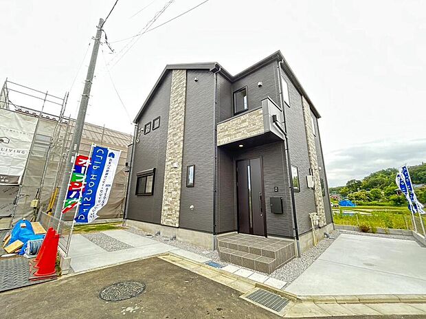 【その他現地】6号棟
現地は穏やかな街並みに包まれた落ち着きある住環境。陽当たりや風通しの心地よさなど、実際に足を運ぶことで感じられる魅力が広がっています。