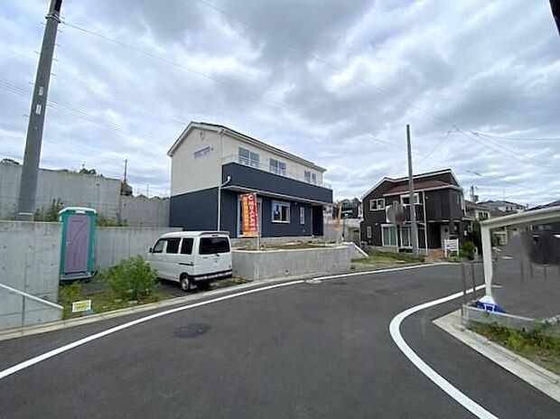 【現地外観写真】No.128休日にご家族揃ってご見学はいかがでしょうか♪実際の現地を見てみると図面などではわからない、新たな発見もありますのでまずはお気軽にお問い合わせください♪♪