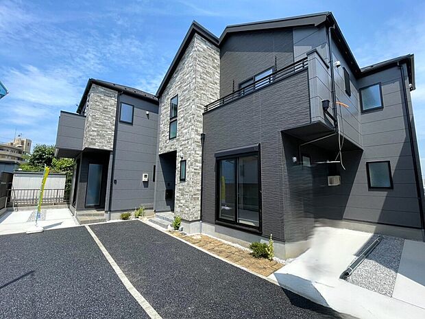 【現地外観写真】(2号棟) 住宅ローンに関してもお任せ下さい♪
〇頭金、自己資金無しでも購入できます
〇マイカーローン、カードローンを住宅ローンでおまとめ可
〇家具、家電、引っ越し費用も借入可
〇勤続年数1年未満