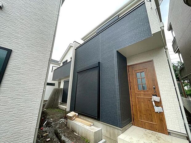 【現地外観写真】C号棟
☆飯田グループホールディングス唯一の販売専門会社のホームトレードセンターの社員が直接、当物件をご案内いたします。見学希望、資料請求等、お気軽にお問い合わせくださいませ!