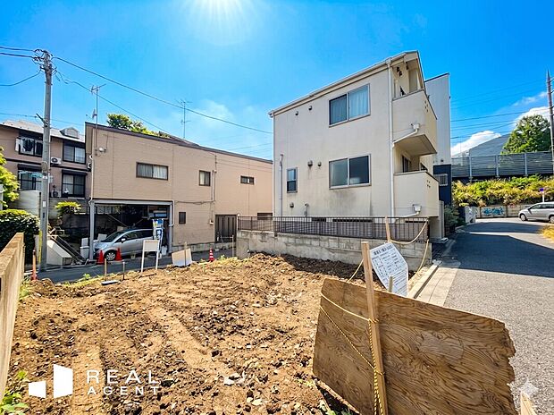 沢山の陽が当る暖かみのある家。ついつい誰かを呼びたくなる家。帰りたくなる家がここにあります。