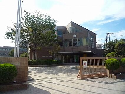 川崎市立井田中学校 1430ｍ(徒歩18分)