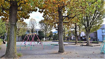 馬場四丁目公園 190ｍ(徒歩3分)