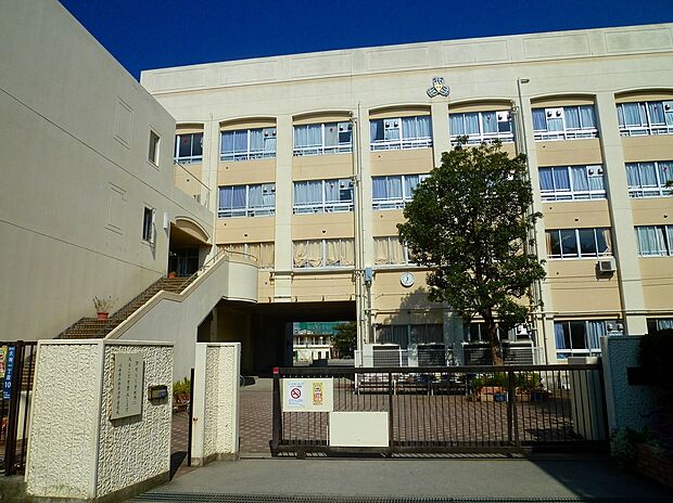 川崎市立西高津中学校(約1,780m)