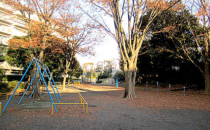 都筑ヶ丘第二公園 170ｍ(徒歩3分)