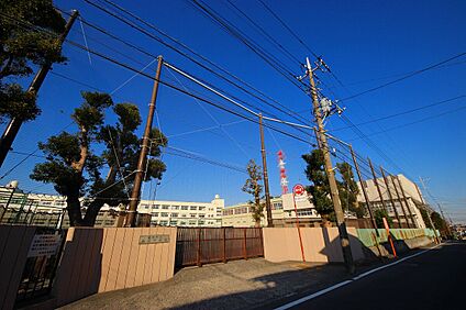 横浜市立谷本中学校 380ｍ(徒歩5分)