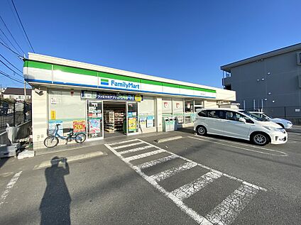 ファミリーマート町田本町田店 450ｍ(徒歩6分)