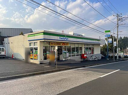 ファミリーマート西八朔町店 770m(徒歩10分)