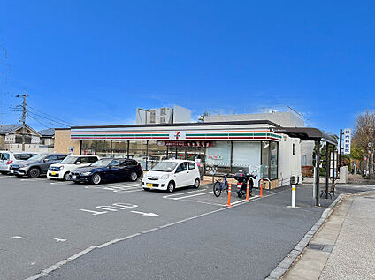 セブンイレブン横浜奈良北団地店 700ｍ(徒歩9分)