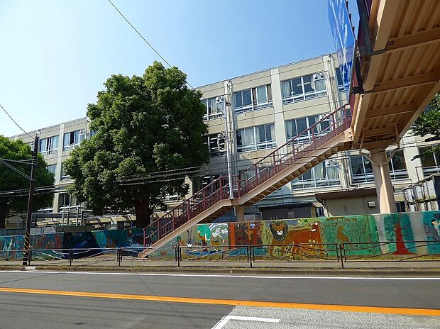 川崎市立宮崎小学校(約390m)