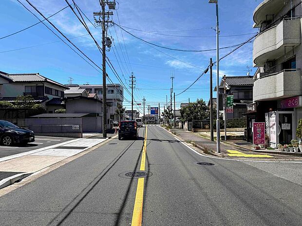 ○地下鉄鶴舞線「植田」駅までバス８分、「天白郵便局」停徒歩４分☆周辺には学校やお買い物施設がバランスよく揃っています♪