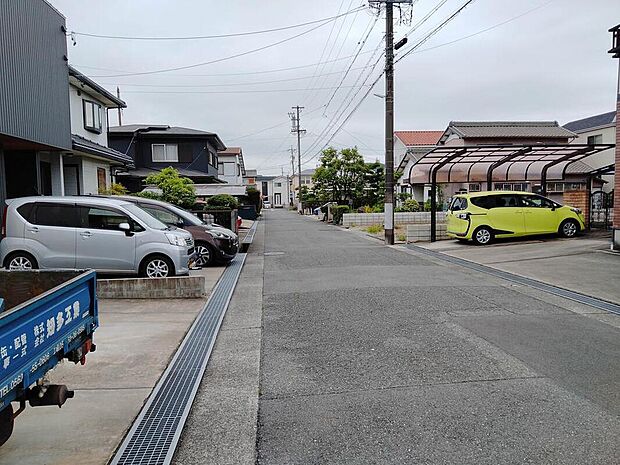 スーパー・コンビニ・ドラッグストアが徒歩10分圏内！毎日の買い物も近くて便利な住環境！