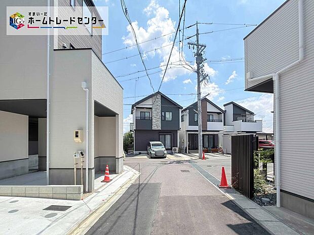 周辺は静かで落ち着いた住環境です♪確かな住宅性能と暮らしを彩る充実の設備。快適な新生活がスタートできます。ぜひあなたの目で、現地をお確かめください♪