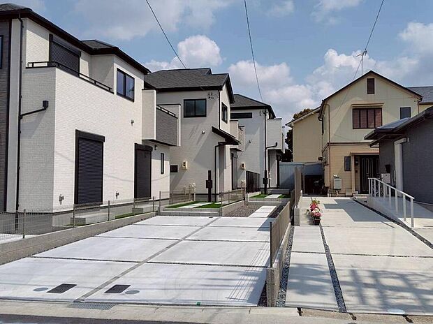 【現地外観写真】完成しております！本日内覧可能です！弊社では現地販売会を行っておりません。現地ご見学の際はお気軽にお問い合わせ下さい☆