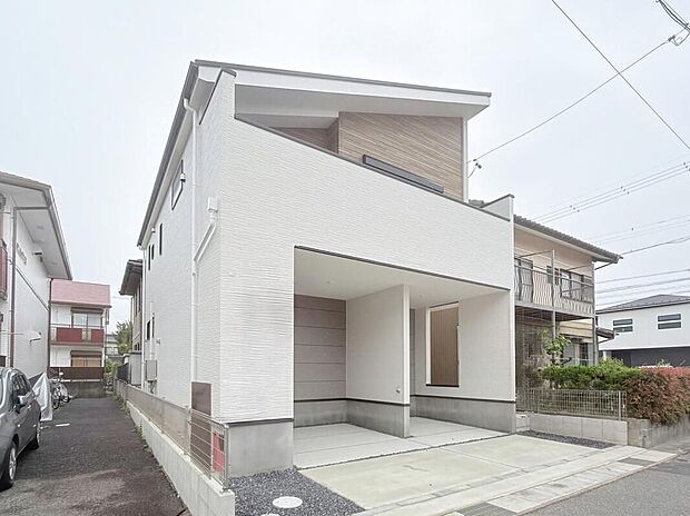 【現地外観写真】完成しております!本日内覧可能です!弊社では現地販売会を行っておりません。現地ご見学の際はお気軽にお問い合わせ下さい☆