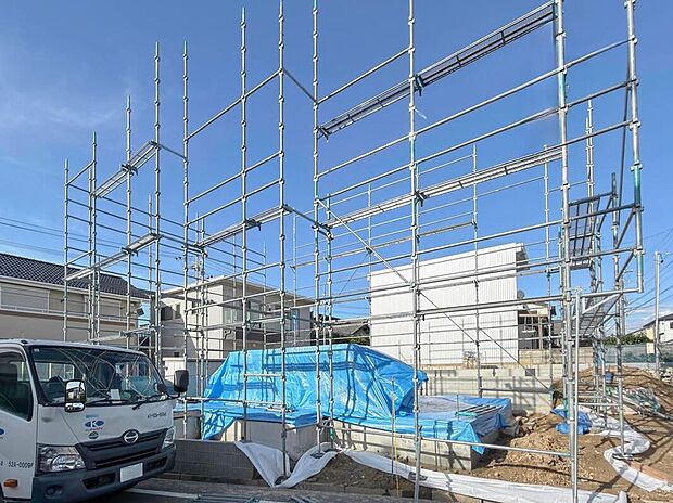 【現地外観写真】住宅の構造や設備仕様・完成イメージなどのご質問はいつでもお気軽にお問い合わせ下さいませ☆資料もお送りいたします♪