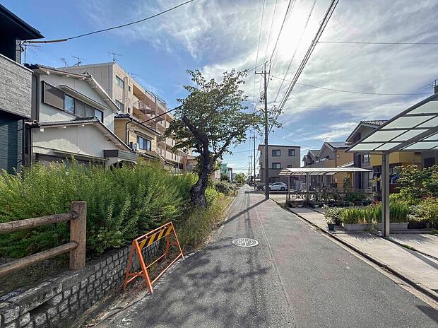 【前面道路含む現地写真】閑静な住宅地でのびのび子育てできる住環境です♪