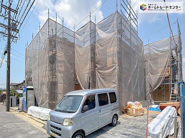【現地外観写真】完成に向けて現在建築工事中です☆土日・平日を問わず毎日モデルハウスにて物件説明会を開催中☆お気軽にお問い合わせ下さい☆