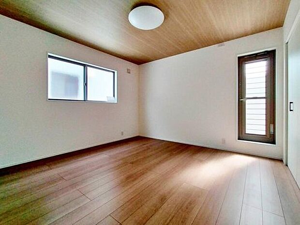 【リビング以外の居室】全居室に収納を完備しておりますので、いつでもお部屋をすっきりとお使い頂けそうです。自分好みのインテリアやレイアウトを考えるのも楽しみです。