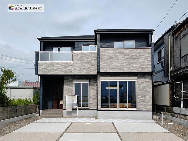 【現地外観写真】堂々完成いたしました！ぜひ現地にて、実際の建物・街並み・陽当たり等ご確認下さい♪お気軽にお問い合わせください☆
