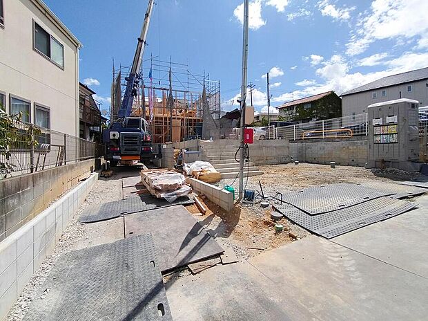 【現地外観写真】住宅の構造や設備仕様・完成イメージなどのご質問はいつでもお気軽にお問い合わせ下さいませ☆資料もお送りいたします♪