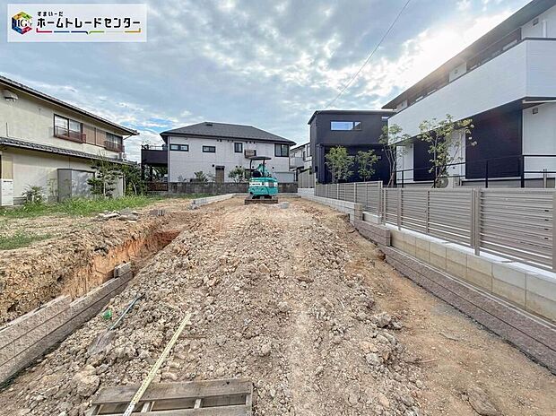 【現地写真】完成に向けて現在建築工事中です☆土日・平日を問わず毎日モデルハウスにて物件説明会を開催中☆お気軽にお問い合わせ下さい☆
