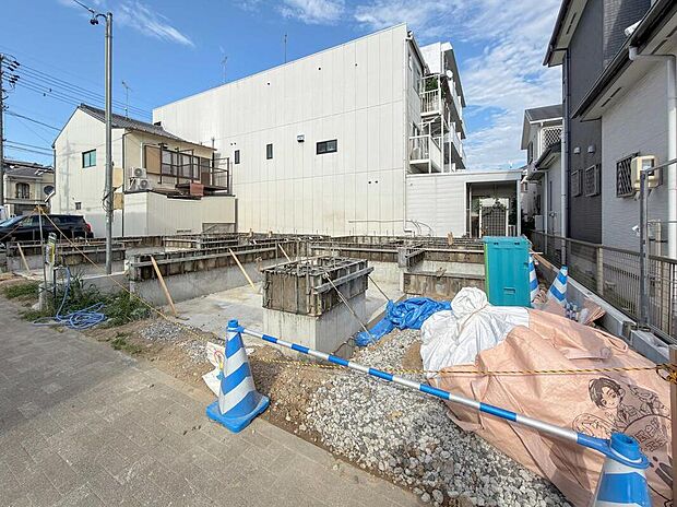 【現地外観写真】住宅の構造や設備仕様・完成イメージなどのご質問はいつでもお気軽にお問い合わせ下さいませ☆資料もお送りいたします♪