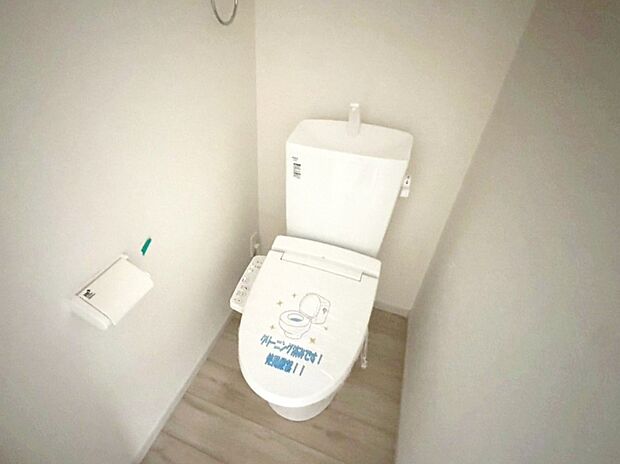 【トイレ】【1階】トイレは1階と2階にあります！混み合う心配がないですね！