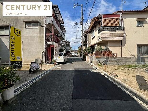 (2026年2月1日撮影)
交通量が穏やかな前面道路。街並みが整った住宅街で安心して暮らせる環境が整っています