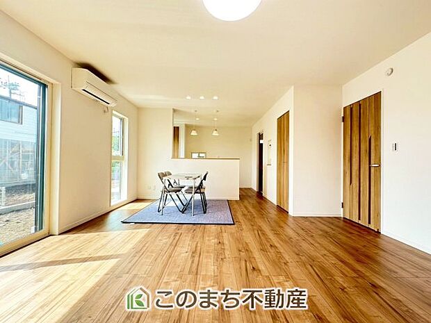 時間のゆとりと空間、暖かな陽光がもたらす光と風を独占してください。新しい暮らしが始まります。 