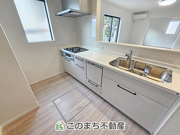 人気の対面式キッチン☆料理をしながらご家族とコミュニケーションが取れます♪