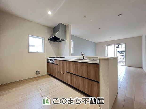 人気の対面式キッチン☆料理をしながらご家族とコミュニケーションが取れます♪