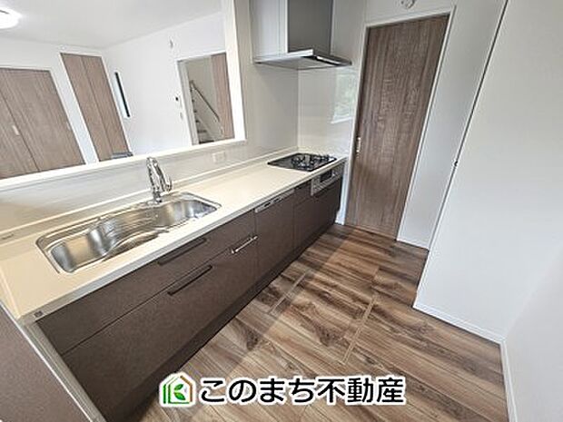 人気の対面式キッチン☆料理をしながらご家族とコミュニケーションが取れます♪