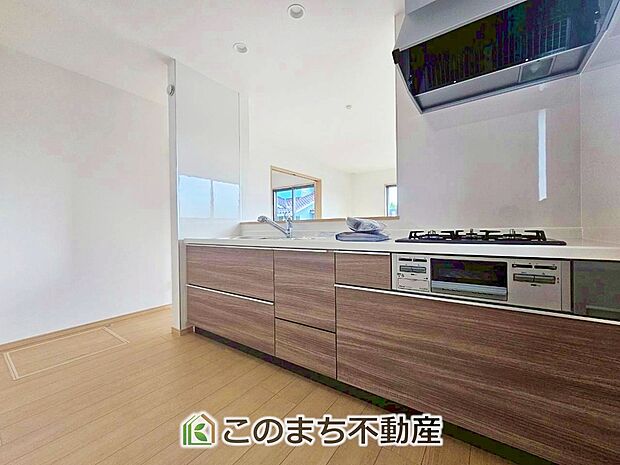 人気の対面式キッチン☆料理をしながらご家族とコミュニケーションが取れます♪