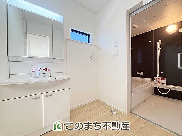 【洗面】シャンプードレッサーで朝の身支度♪伸びるホースでお掃除も簡単清潔です！