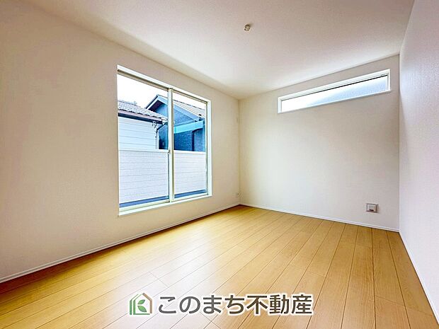 【洋室】一人ひとりの大切なプライベート空間。ゆとりある広さで、一人の時間をゆったりと過ごせる安らぐお部屋になるはずです。 