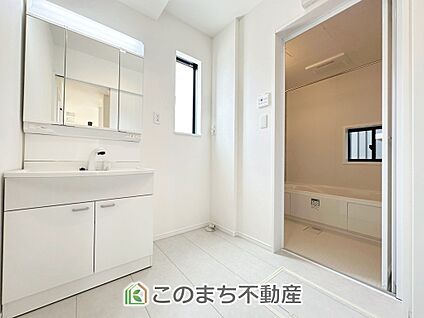 独立洗面台