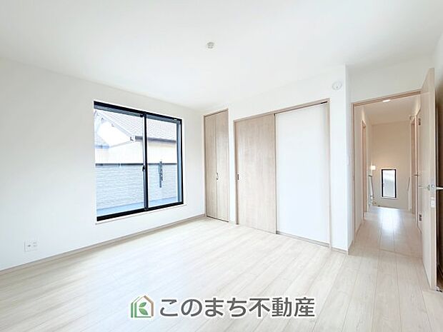 【洋室】南向きで陽当たりの良い洋室♪風通しもよく快適です☆