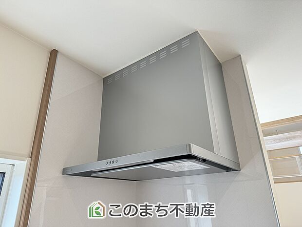 【キッチン】お料理の匂いもスッキリ♪シンプルデザインで掃除も簡単?