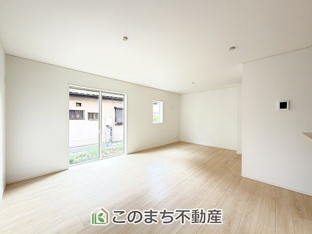 【居間・リビング】開放感のあるリビングございます。