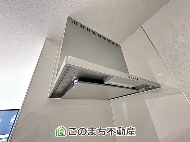 【キッチン】お料理の匂いもスッキリ♪シンプルデザインで掃除も簡単?