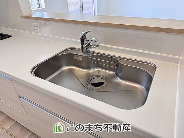 【キッチン】同社施工物件の写真です。※建具やフローリング、その他仕様が違う場合がございます。