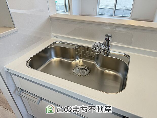 【キッチン】同社施工物件の写真です。※建具やフローリング、その他仕様が違う場合がございます。