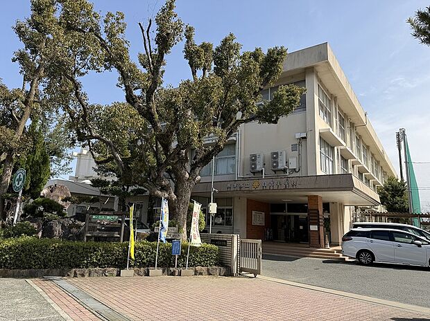 熊本市立日吉小学校(約350m)