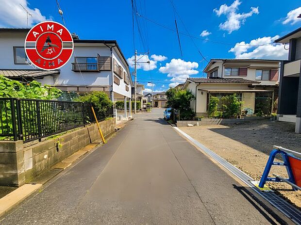 【外観】前面道路含む現地の写真です。