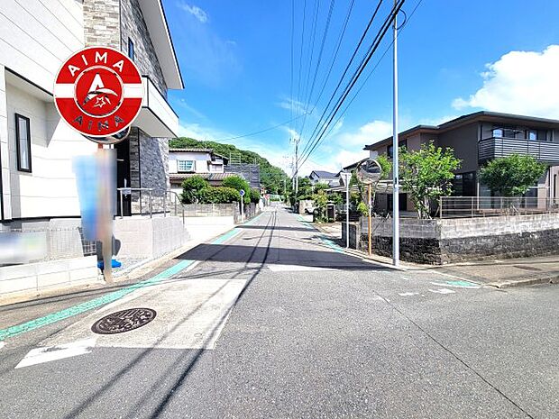 【外観】前面道路含む現地の写真です。