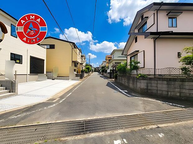 【外観】前面道路含む現地の写真です。